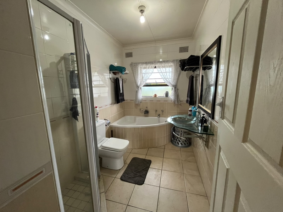 6 Bedroom Property for Sale in Rosemount Eastern Cape